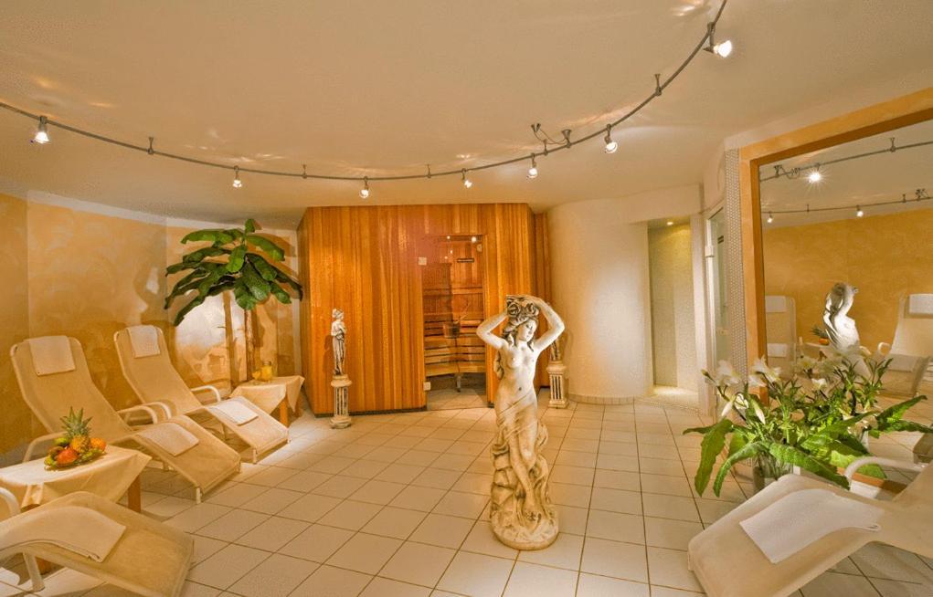 Hotel Koenigin Olga เอลวางเงิน ภายนอก รูปภาพ